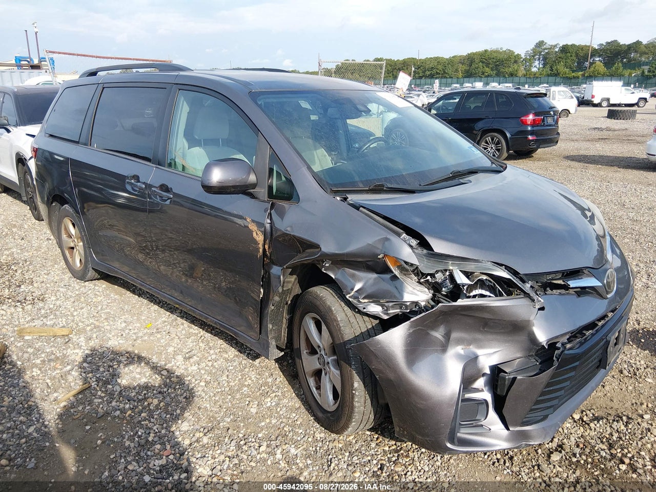 2018 TOYOTA SIENNA LE 8 PASSENGER