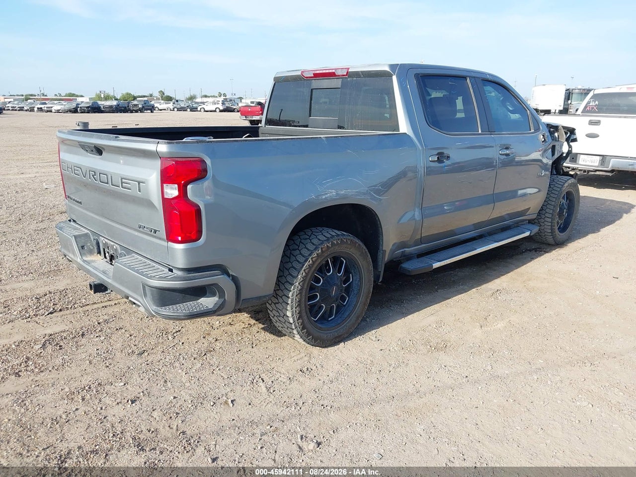2025 CHEVROLET SILVERADO 1500 4WD  SHORT BED RST · 4/11