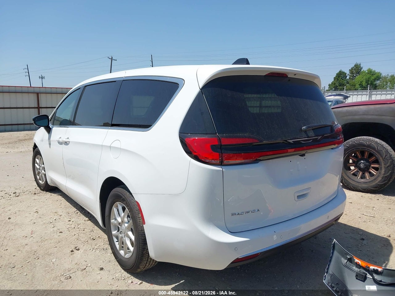 2027 CHRYSLER PACIFICA   · 3/11