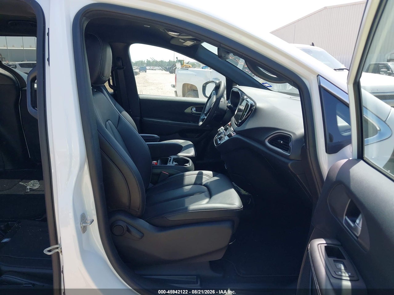 2027 CHRYSLER PACIFICA   · 5/11