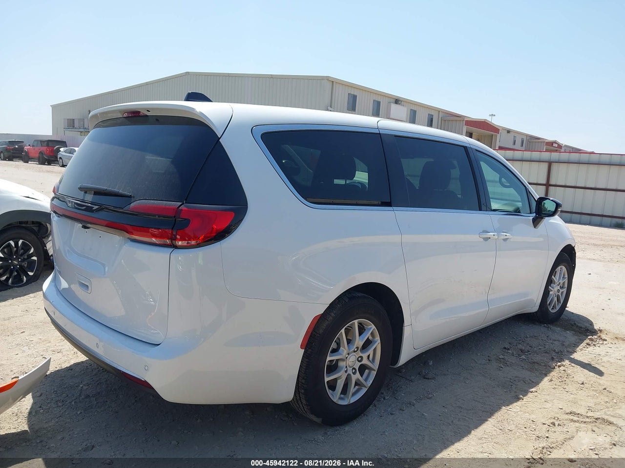2027 CHRYSLER PACIFICA   · 4/11