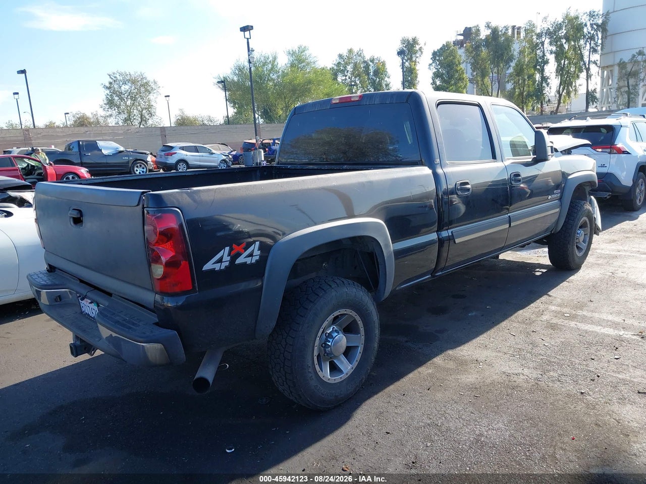 2005 CHEVROLET SILVERADO 2500HD LT · 4/11