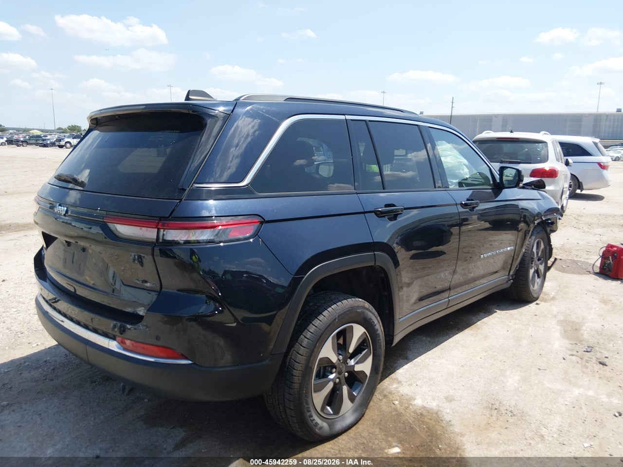 2024 JEEP GRAND CHEROKEE 4XE   · 4/11