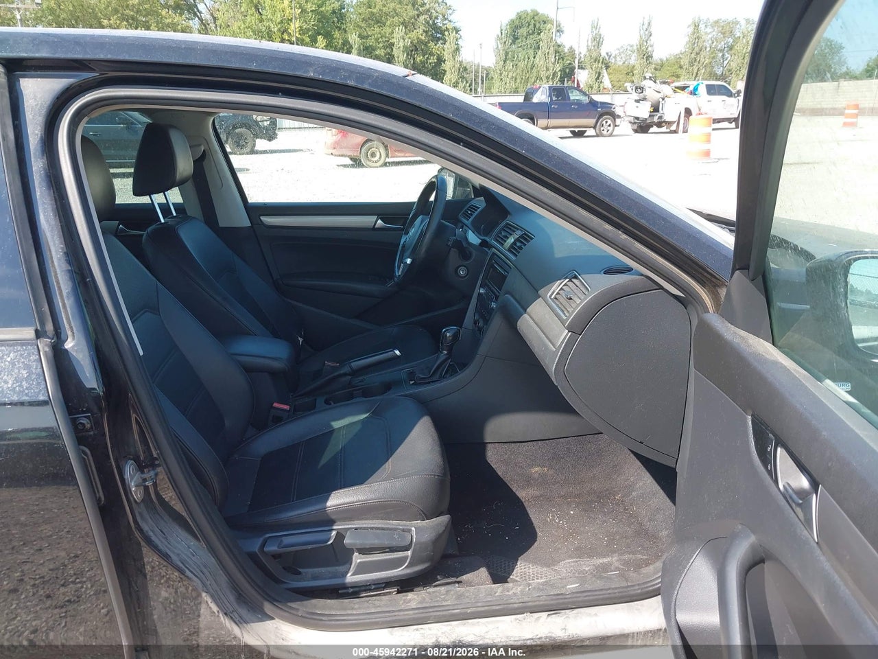 2014 VOLKSWAGEN PASSAT 1.8T WOLFSBURG EDITION · 5/11