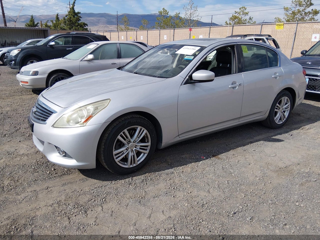 2011 INFINITI G37X · 2/11