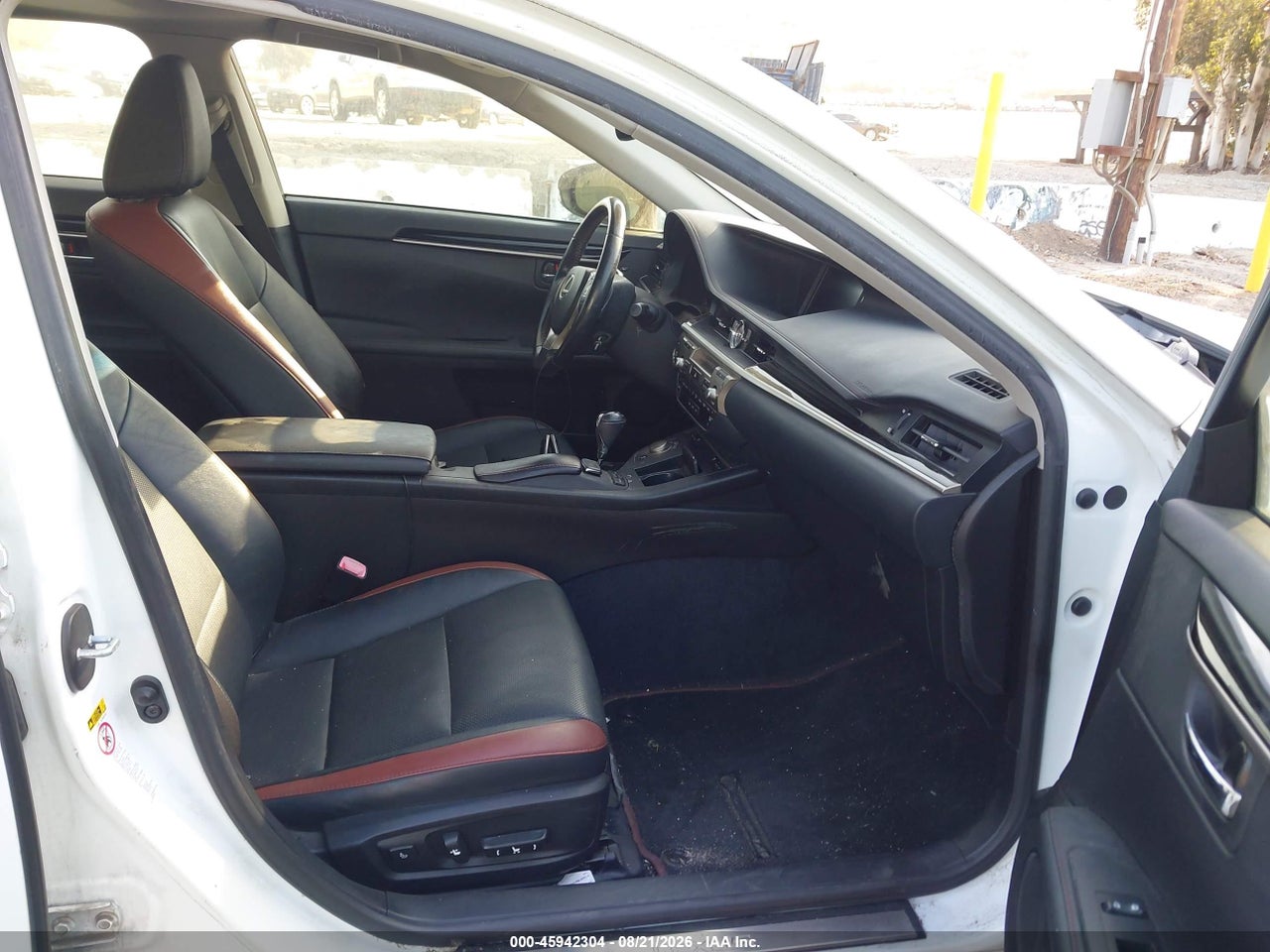 2015 LEXUS ES 350 CRAFTED LINE · 5/11