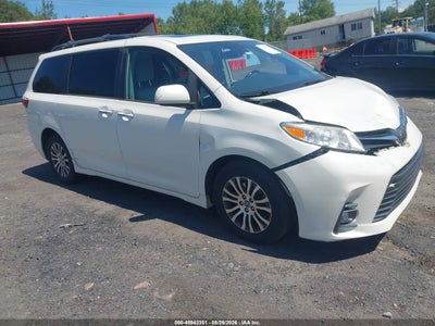 2019 TOYOTA SIENNA XLE 8 PASSENGER