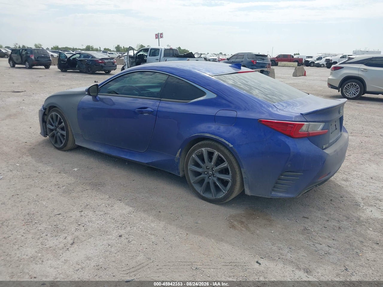 2016 LEXUS RC 200T · 3/11