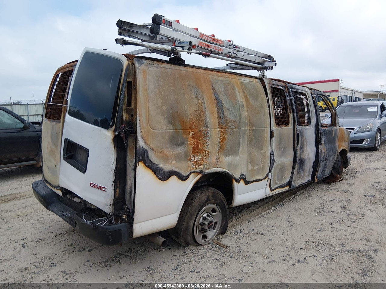 2021 GMC SAVANA CARGO RWD 2500 EXTENDED WHEELBASE WORK VAN · 6/10