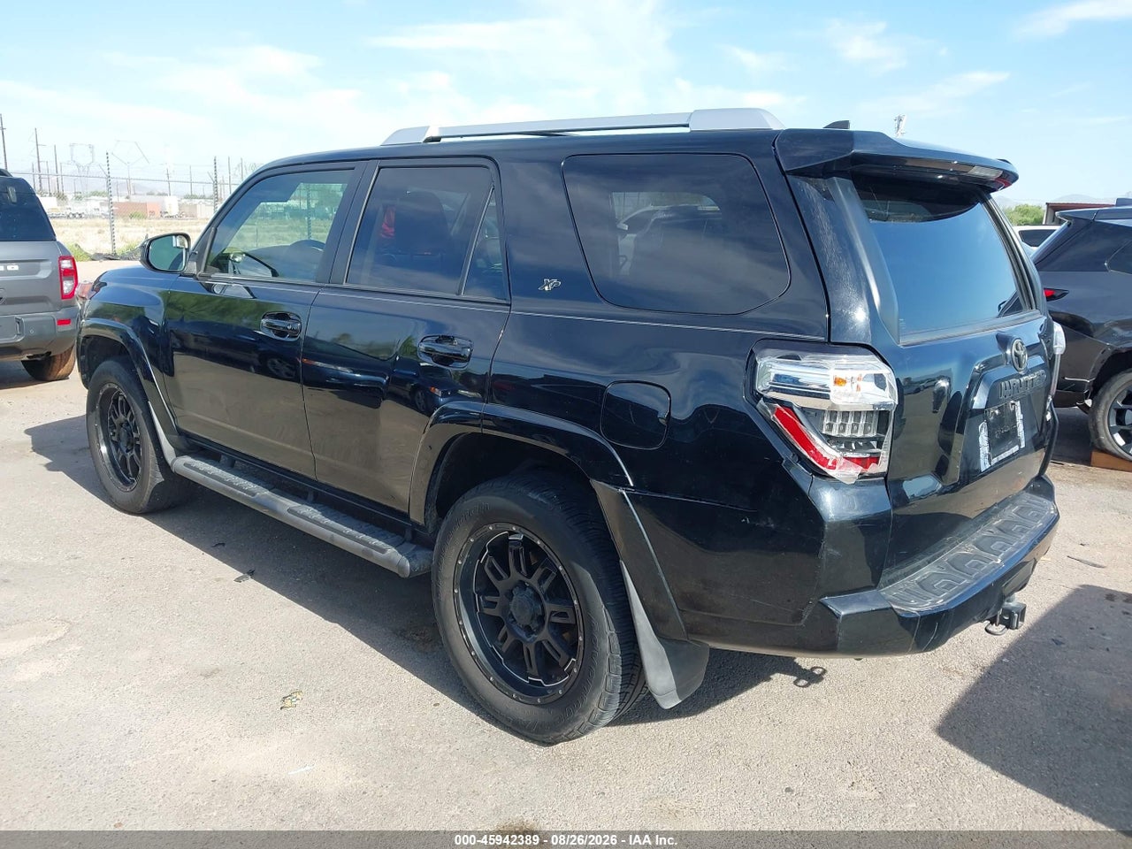 2016 TOYOTA 4RUNNER SR5 · 3/11