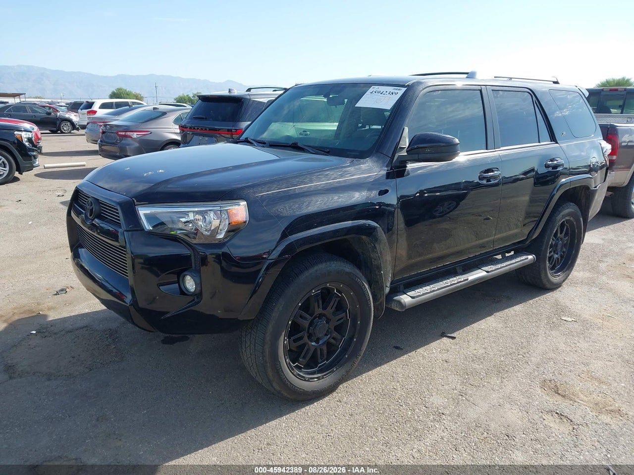 2016 TOYOTA 4RUNNER SR5 · 2/11