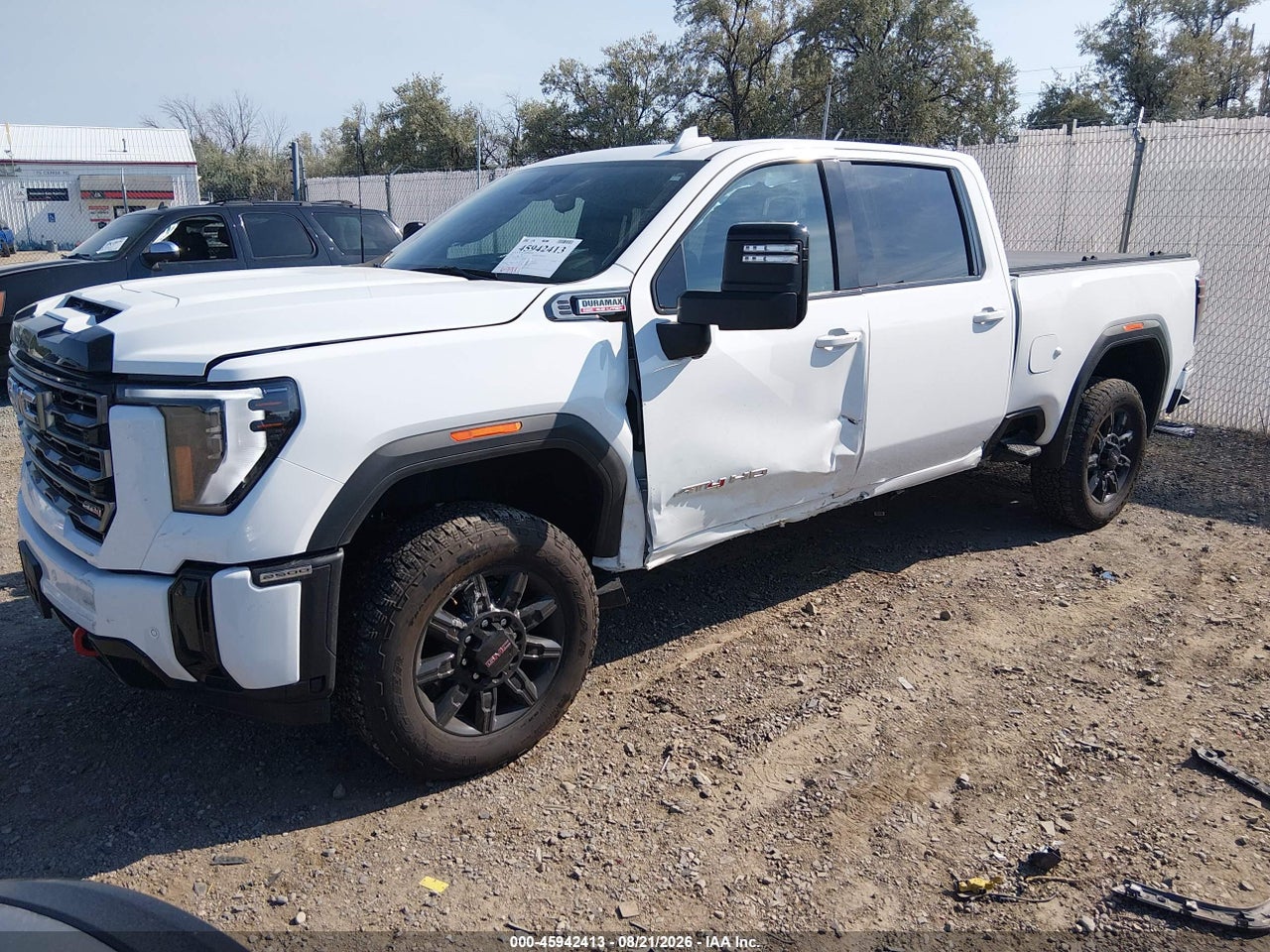 2025 GMC SIERRA 2500HD 4WD  STANDARD BED AT4 · 2/11
