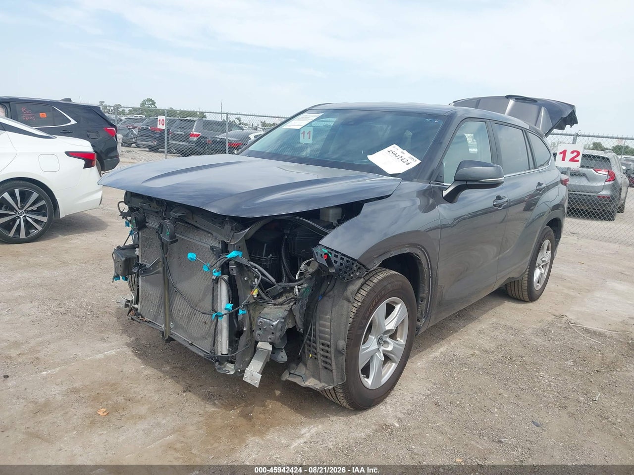 2023 TOYOTA HIGHLANDER LE · 2/11