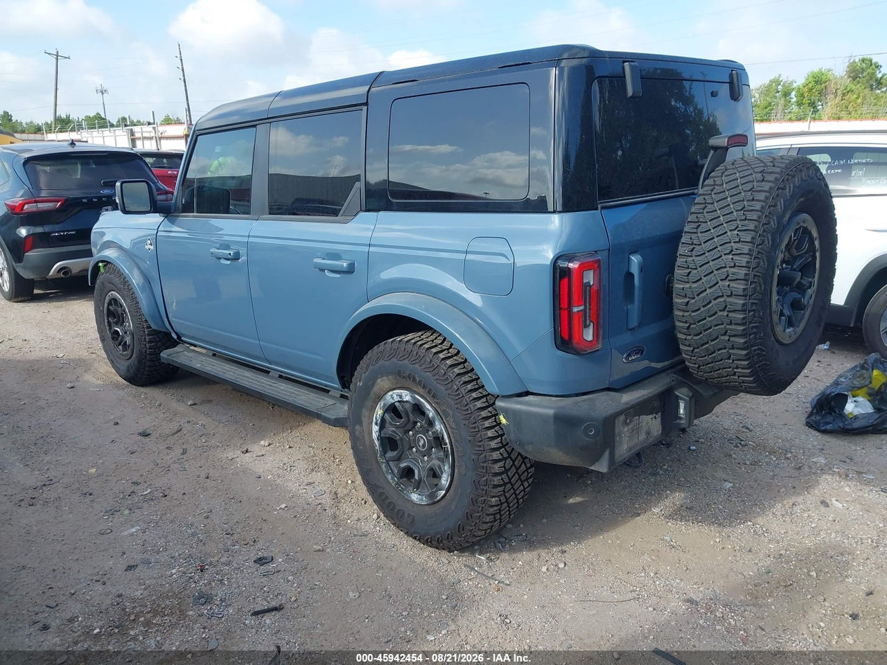2024 FORD BRONCO OUTER BANKS · 3/11