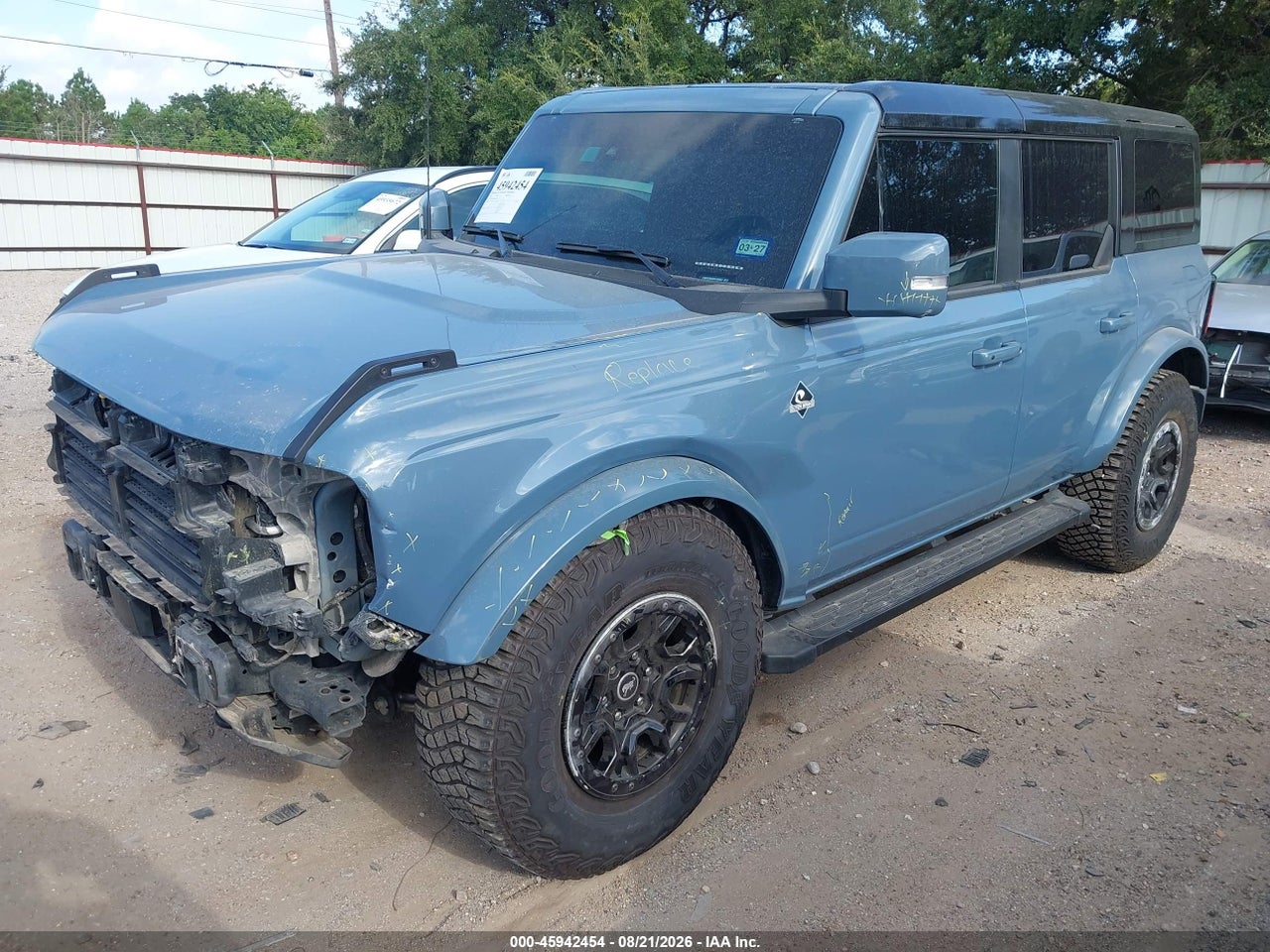 2024 FORD BRONCO OUTER BANKS · 2/11