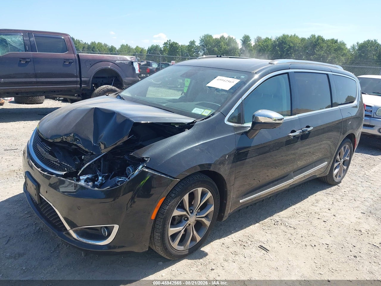 2017 CHRYSLER PACIFICA LIMITED · 2/11