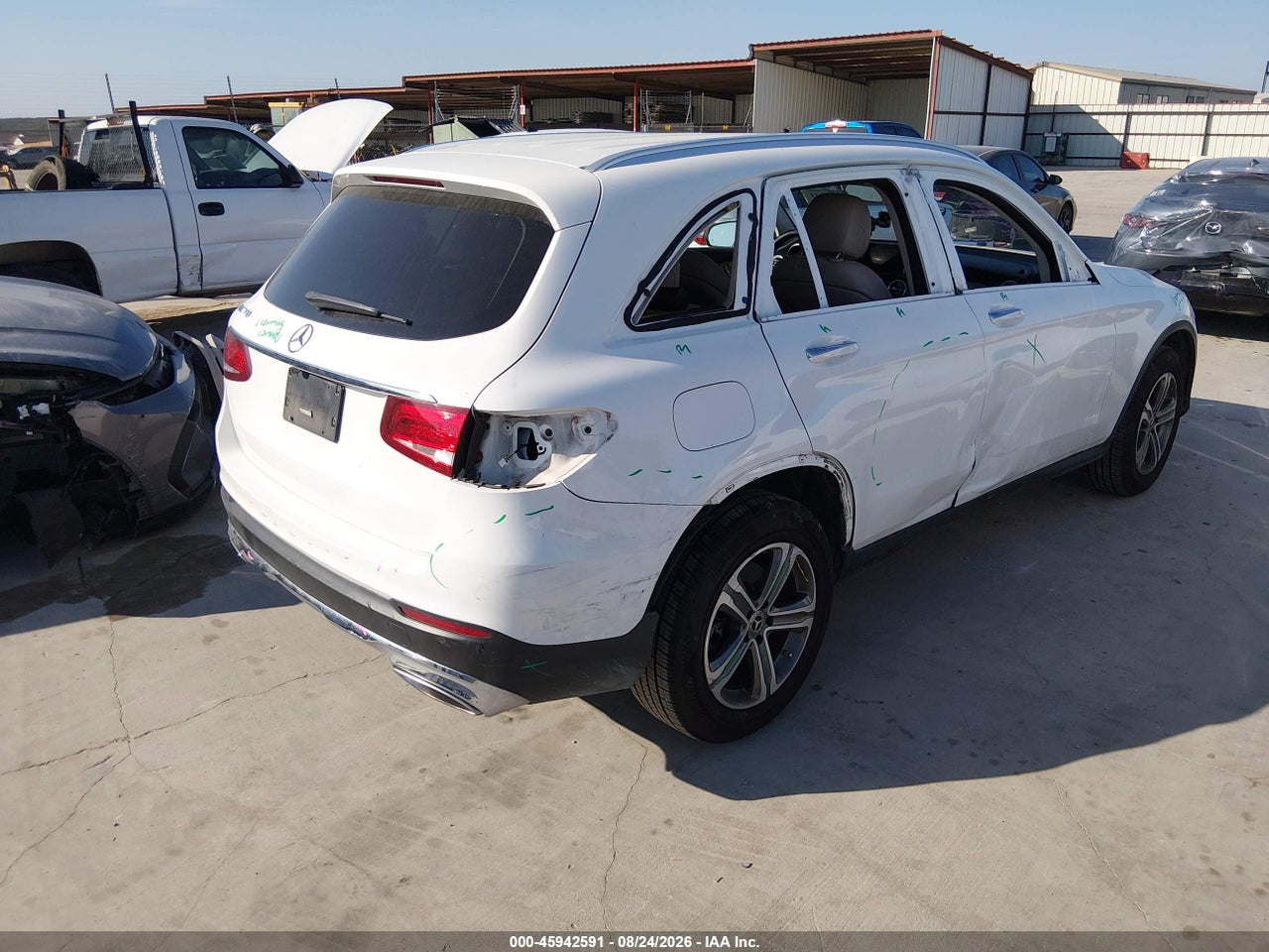 2019 MERCEDES-BENZ GLC 300 · 4/11