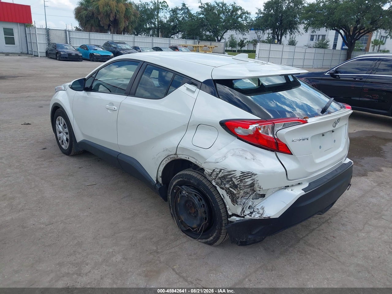 2019 TOYOTA C-HR LE · 3/11
