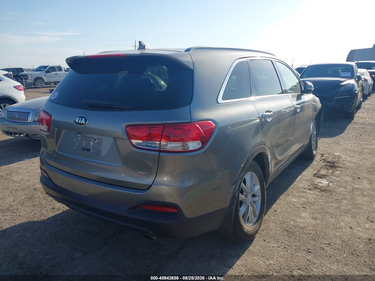 2018 KIA SORENTO 2.4L LX · 4/11