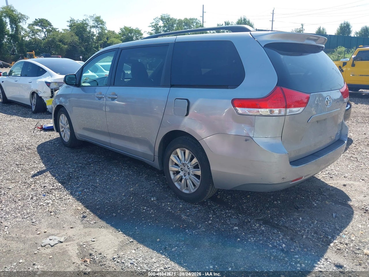 2014 TOYOTA SIENNA LE 7 PASSENGER · 3/11