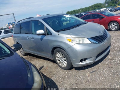 2014 TOYOTA SIENNA LE 7 PASSENGER