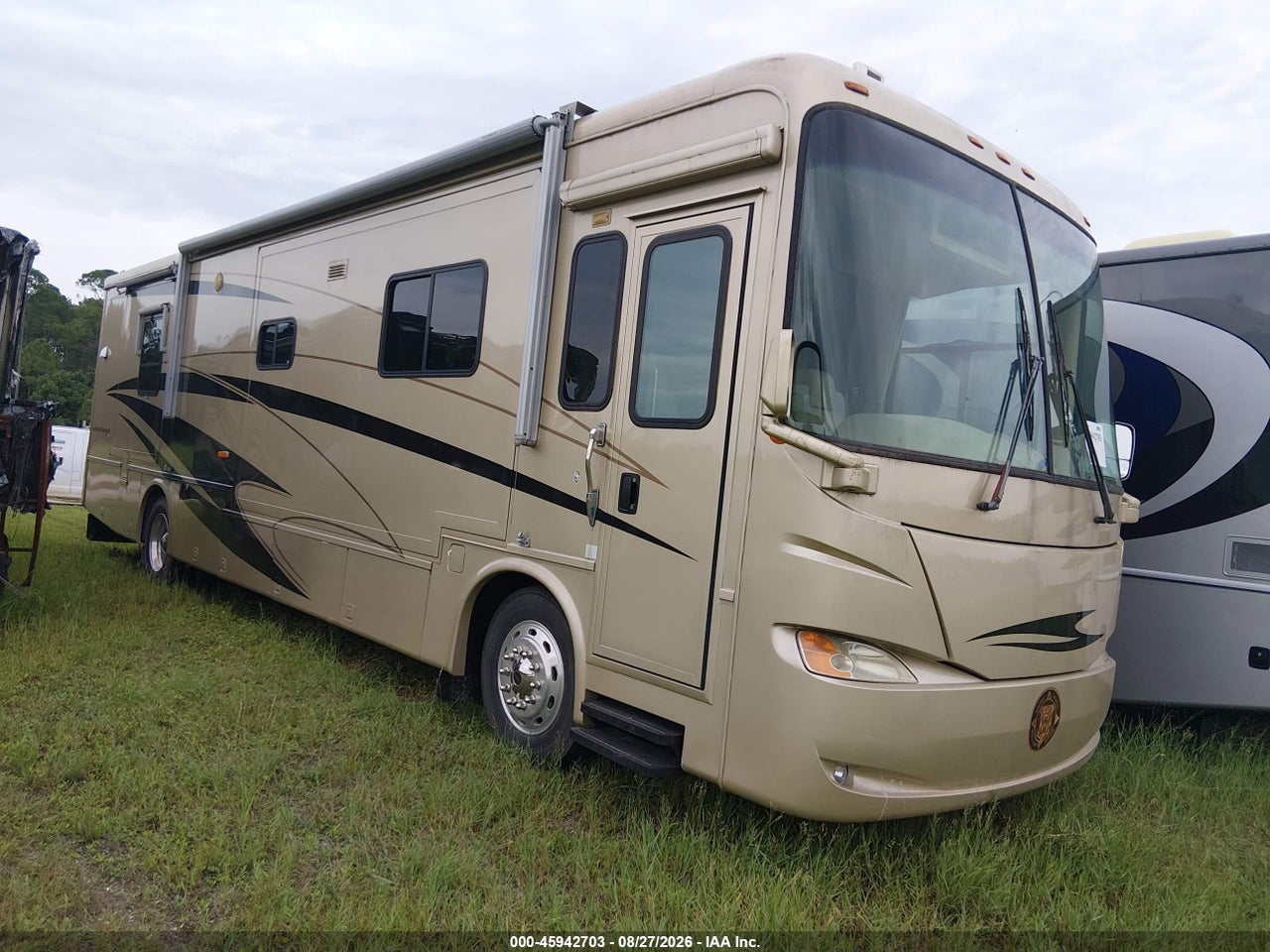 2006 FREIGHTLINER CHASSIS X LINE MOTOR HOME