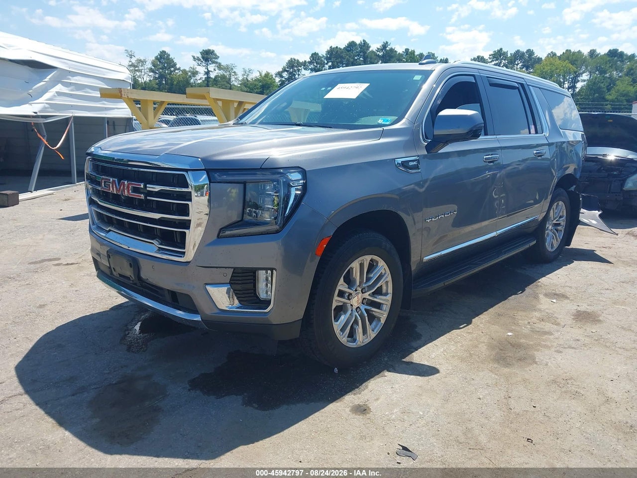 2021 GMC YUKON XL 4WD SLT · 2/11