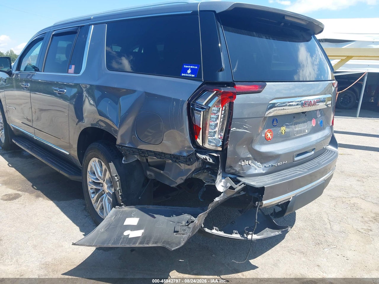 2021 GMC YUKON XL 4WD SLT · 6/11