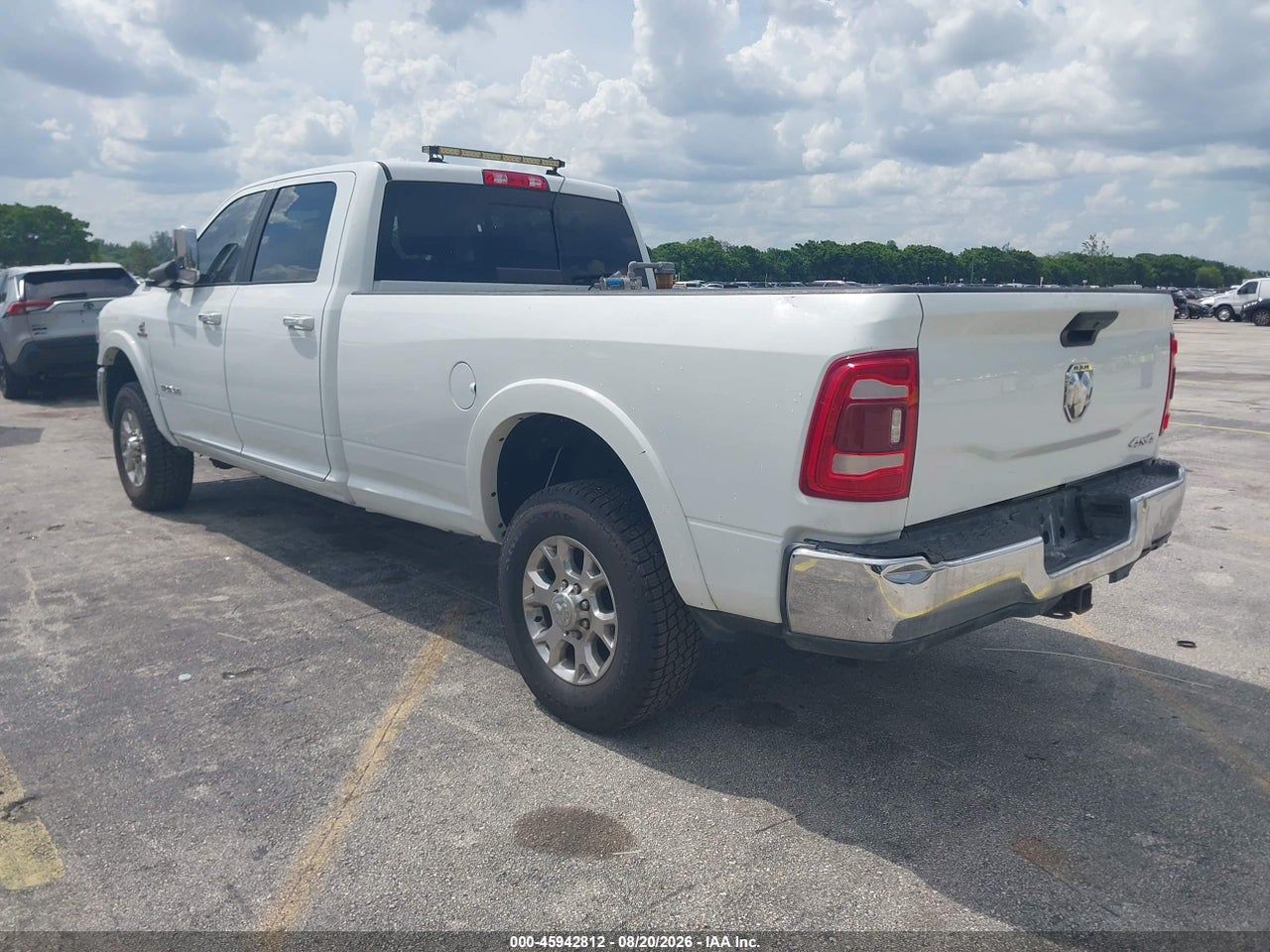 2022 RAM 3500 LARAMIE  4X4 8' BOX · 3/4