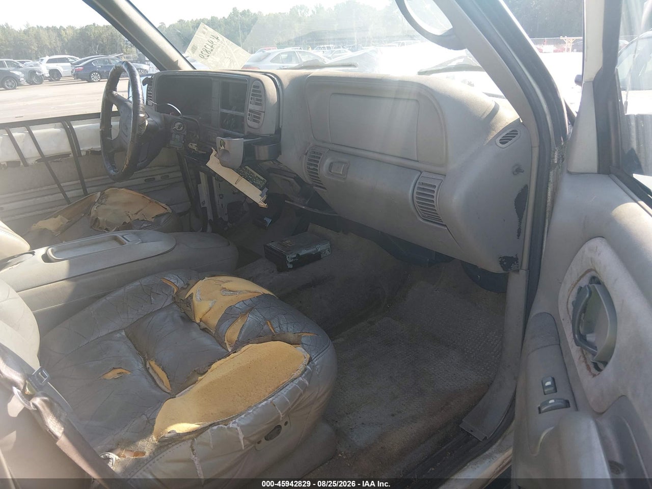 1997 CHEVROLET TAHOE LS · 5/11
