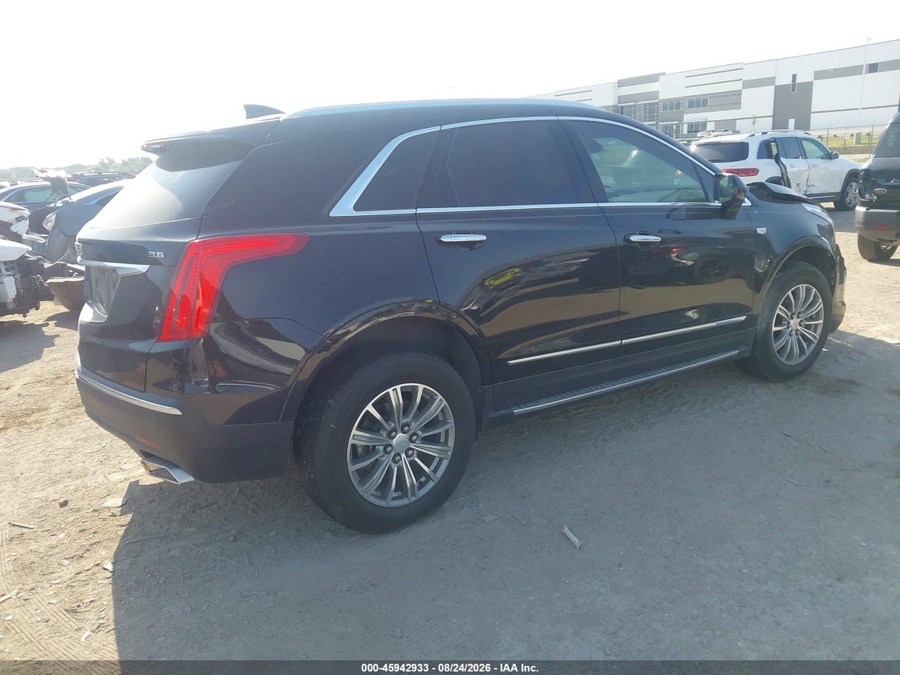 2017 CADILLAC XT5 LUXURY · 4/10