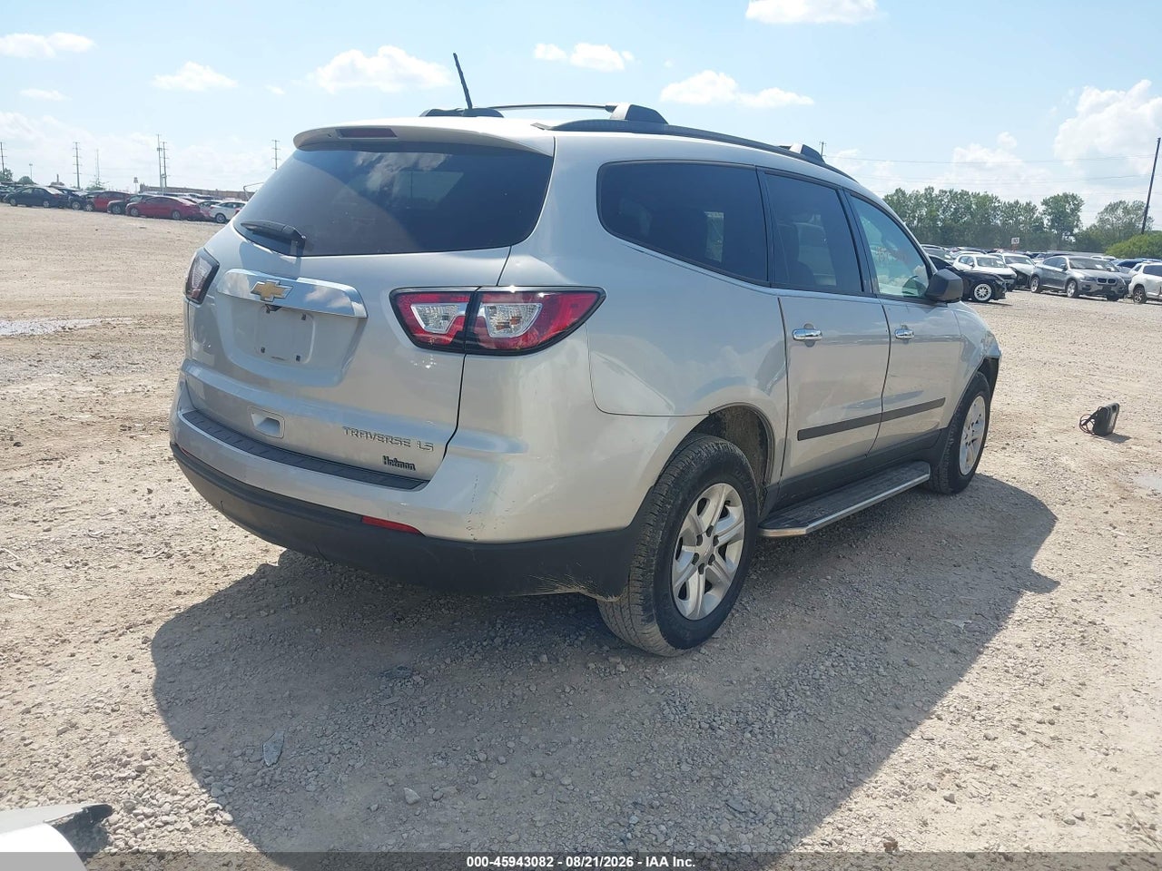2016 CHEVROLET TRAVERSE LS · 4/11