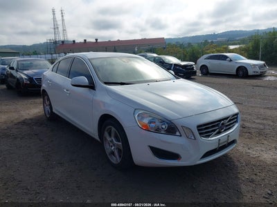 YV1622FS5C2****** · 2012 VOLVO S60 T5/T5 W/MOONROOF