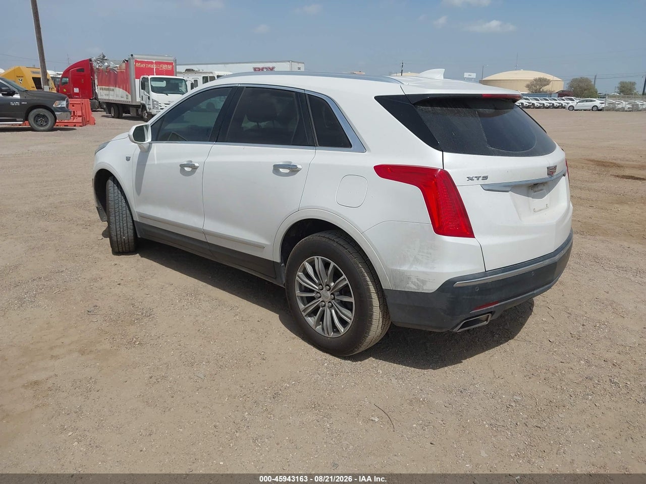 2017 CADILLAC XT5 LUXURY · 3/11