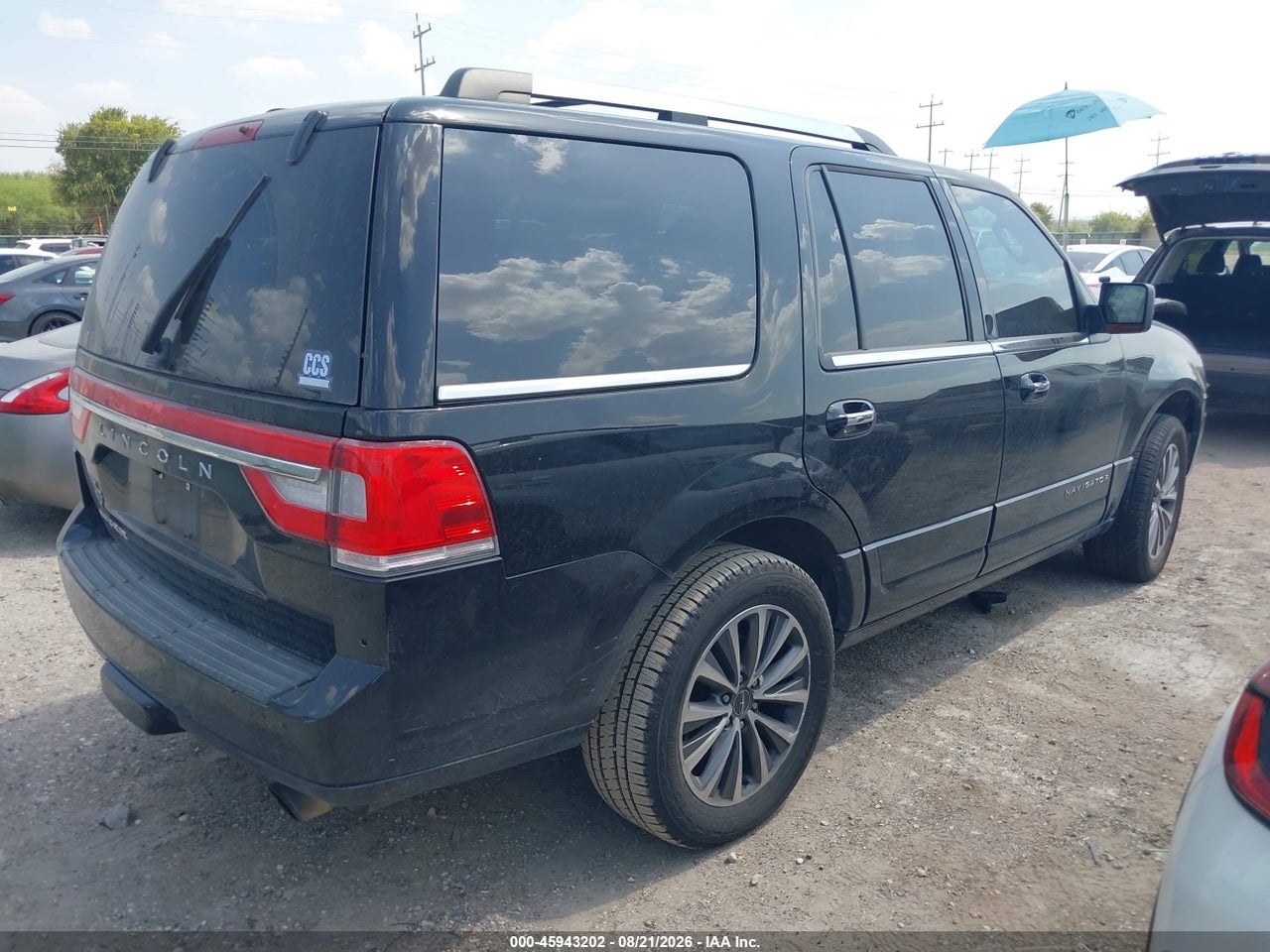 2017 LINCOLN NAVIGATOR SELECT · 4/11
