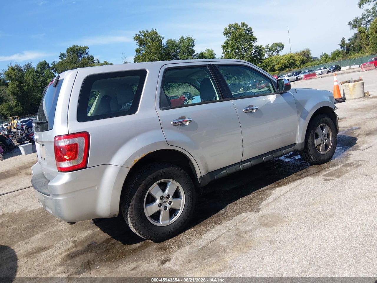 2012 FORD ESCAPE XLS · 4/11