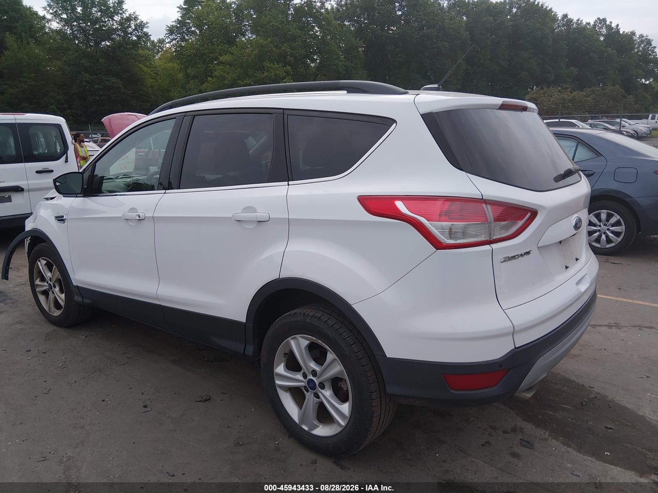 2015 FORD ESCAPE SE · 3/11