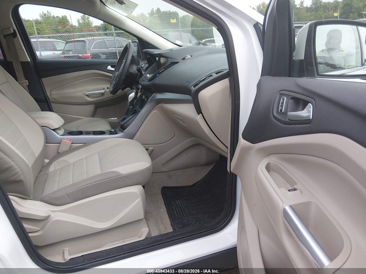 2015 FORD ESCAPE SE · 5/11