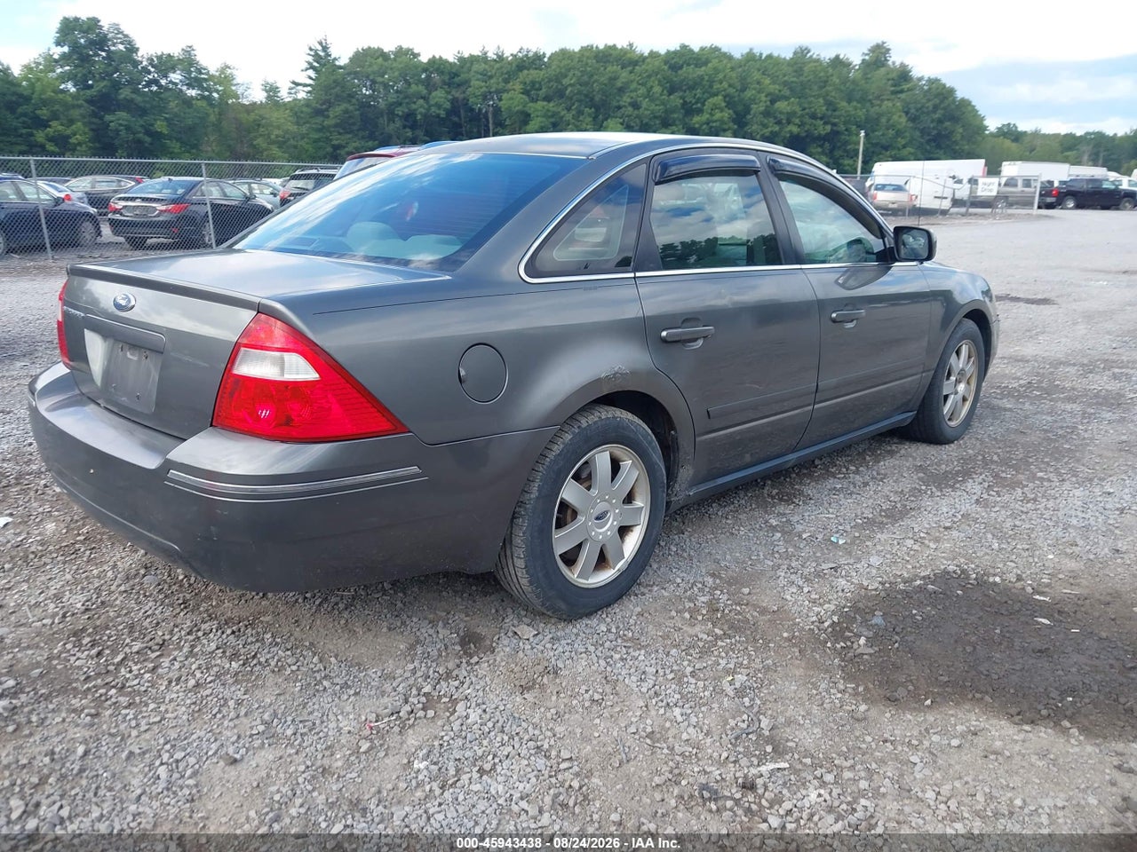2005 FORD FIVE HUNDRED SE · 4/11