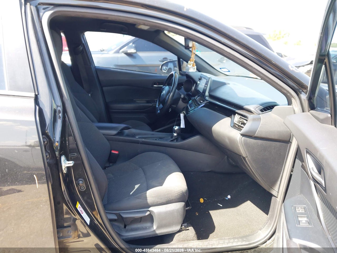 2018 TOYOTA C-HR XLE · 5/11