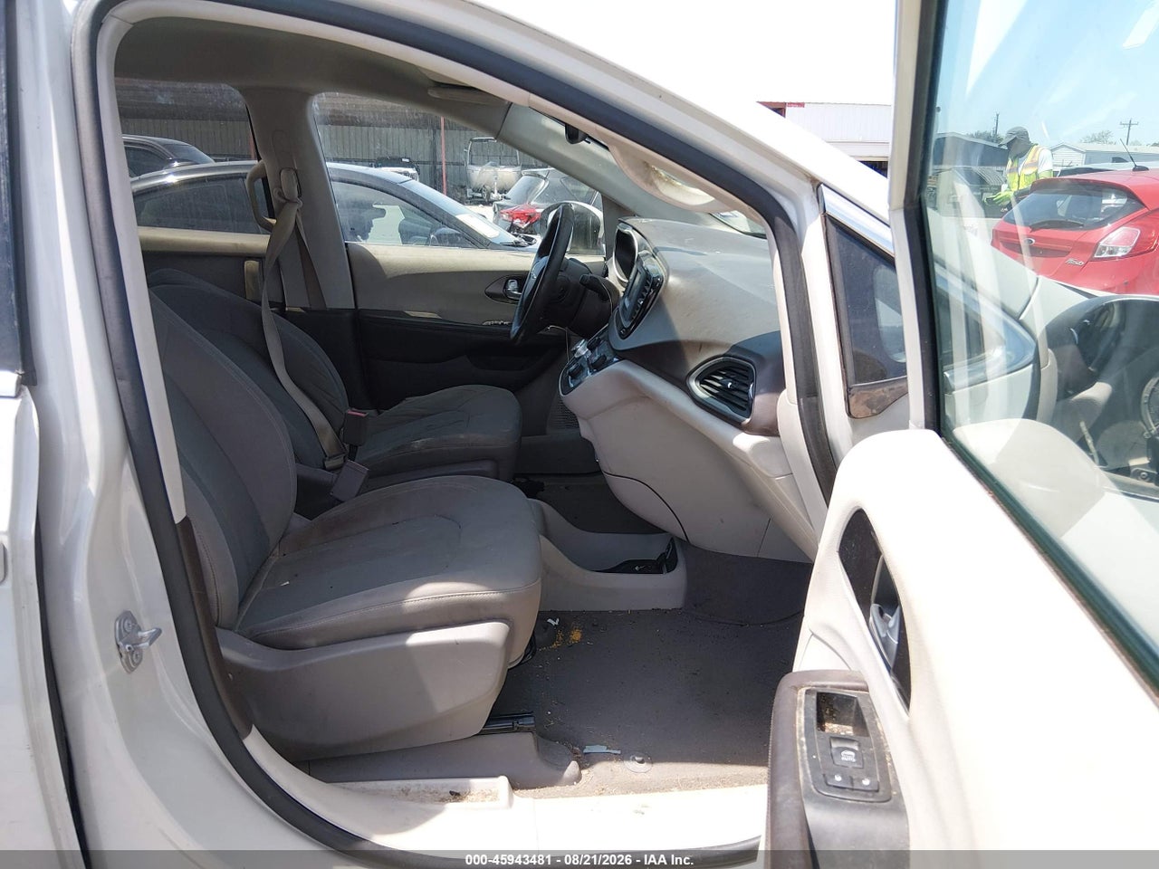 2017 CHRYSLER PACIFICA LX · 5/11