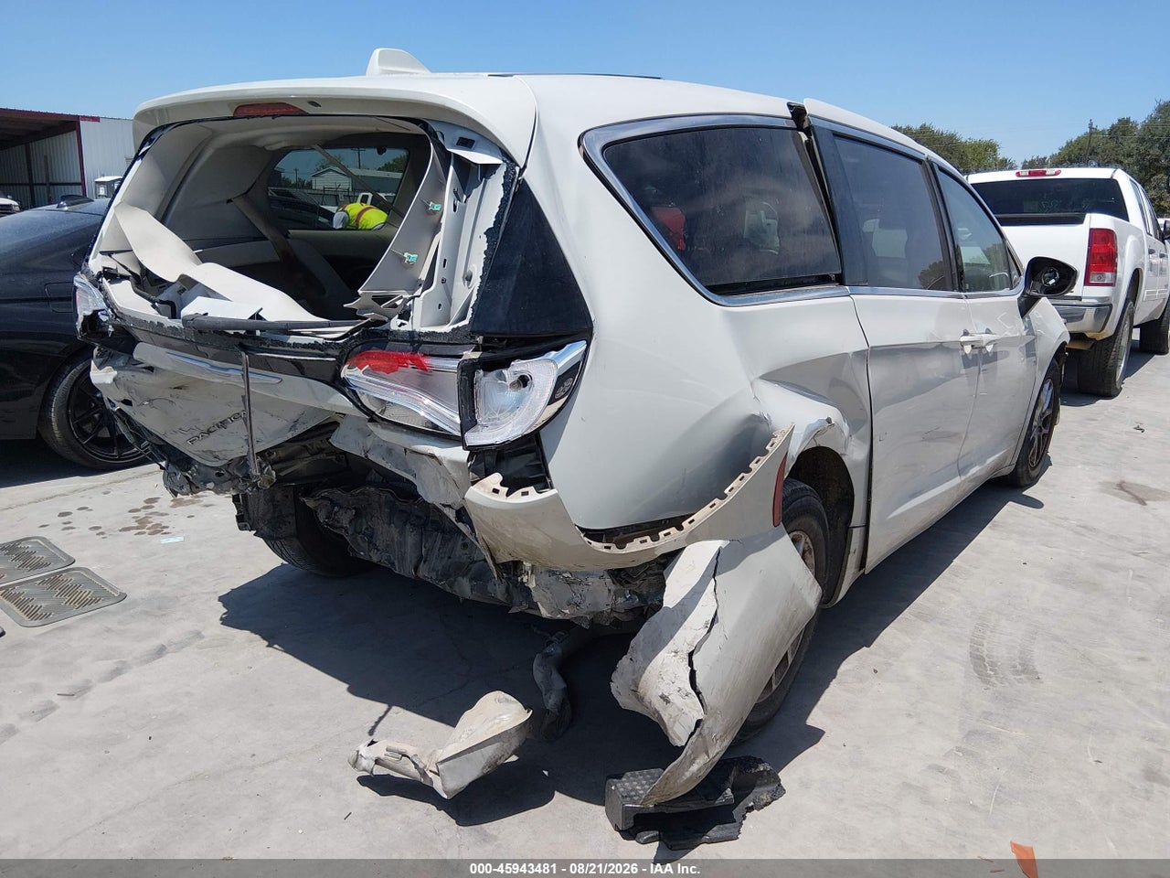2017 CHRYSLER PACIFICA LX · 4/11
