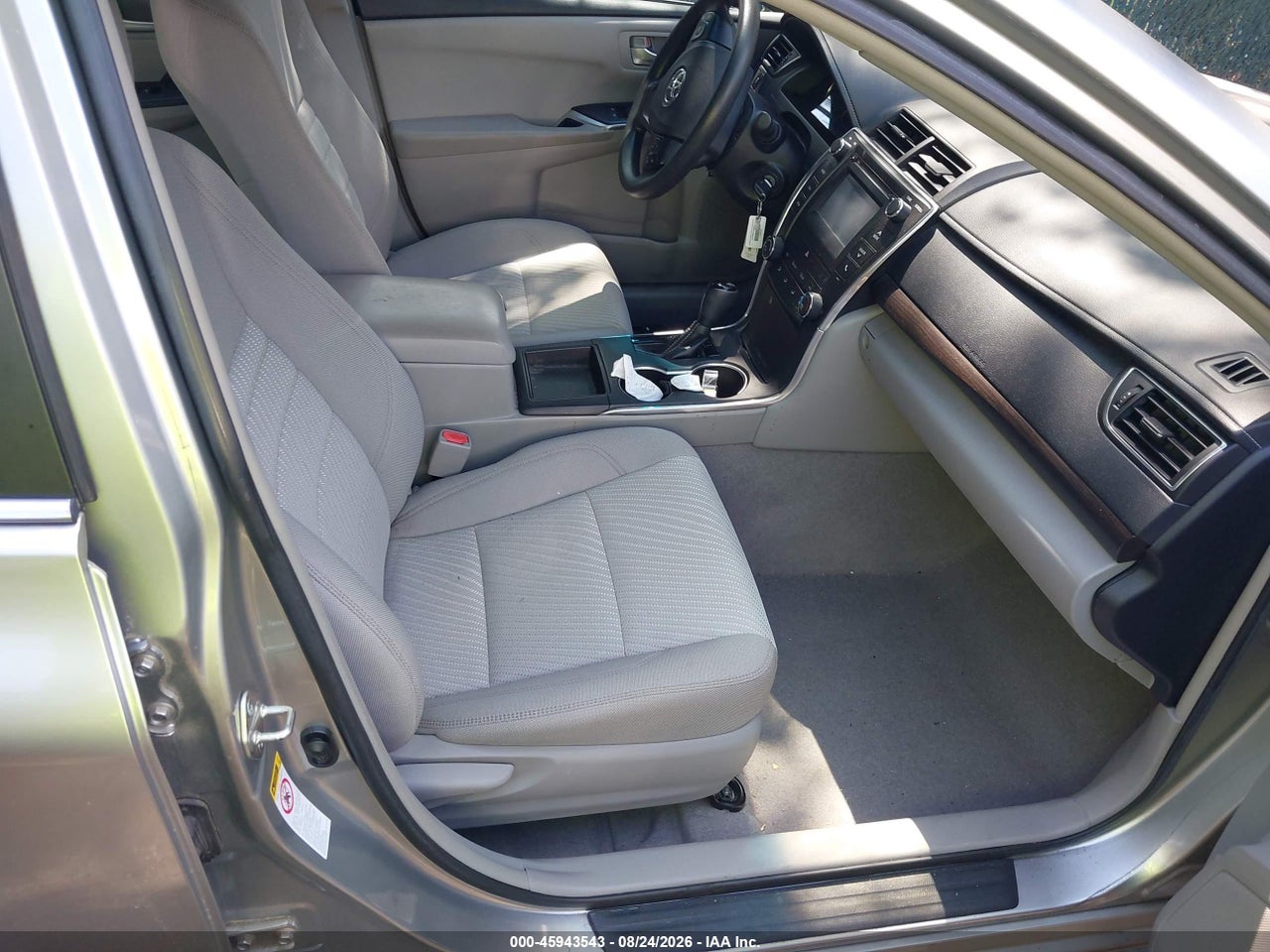 2017 TOYOTA CAMRY LE · 5/11