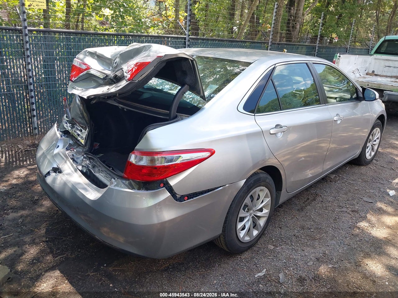 2017 TOYOTA CAMRY LE · 4/11