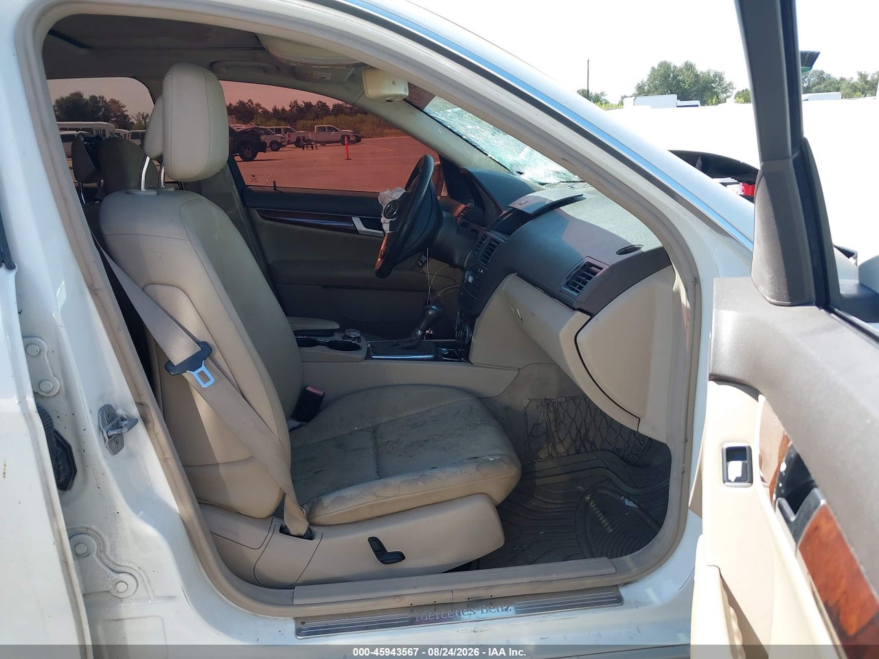 2011 MERCEDES-BENZ C 300 LUXURY/SPORT · 5/11