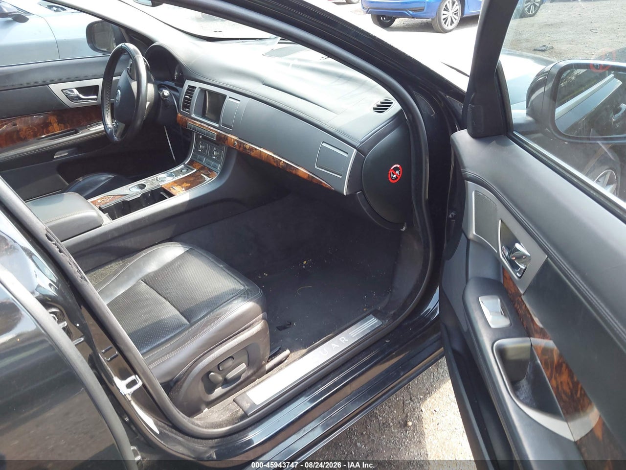 2011 JAGUAR XF PREMIUM · 5/11