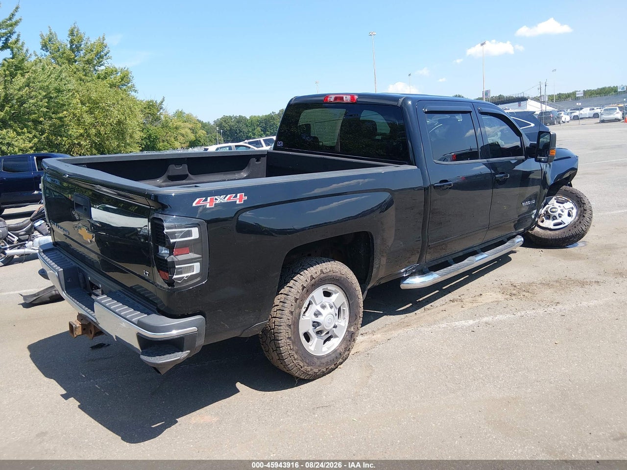 2016 CHEVROLET SILVERADO 2500HD LT · 4/11