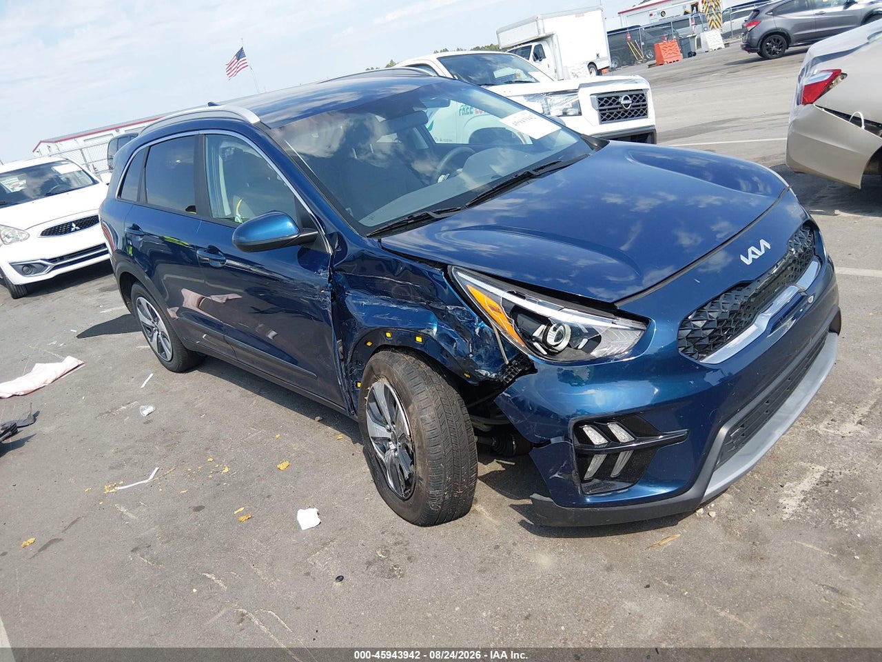 KNDCB3LC0N5****** · 2022 KIA NIRO LX
