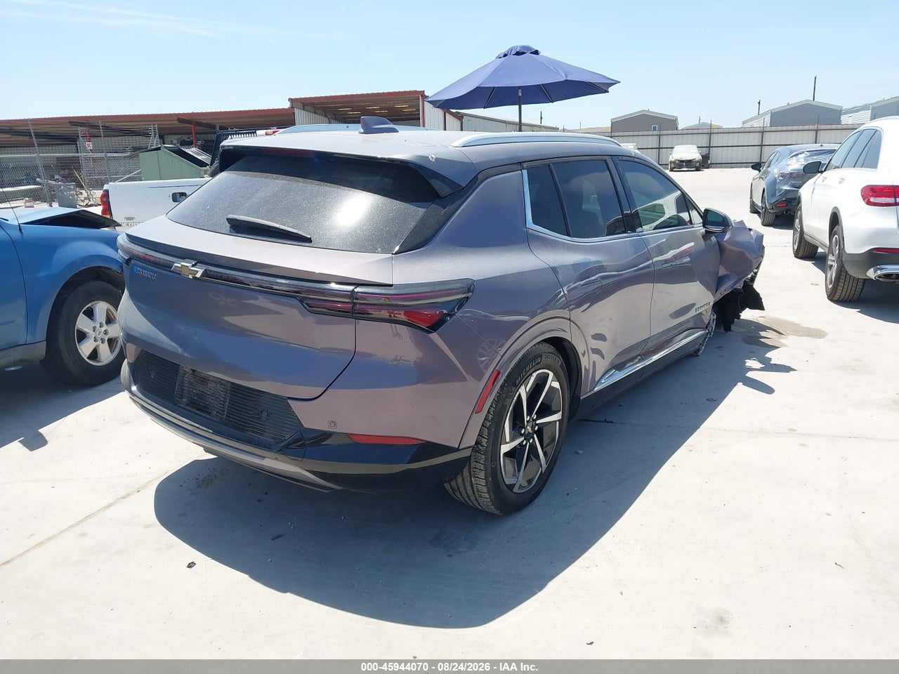 2024 CHEVROLET EQUINOX EV LT · 4/11