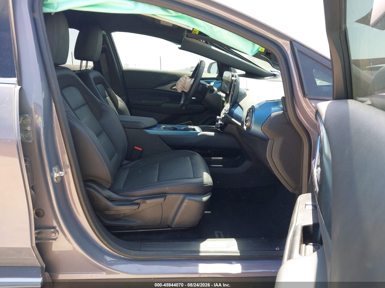 2024 CHEVROLET EQUINOX EV LT · 5/11